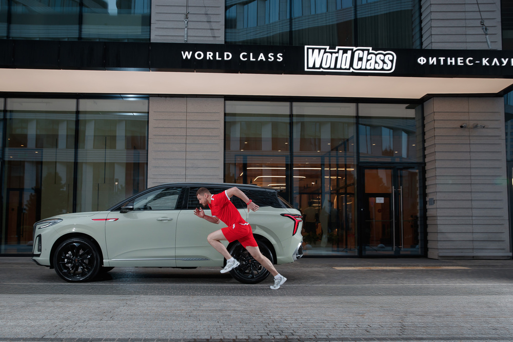 Осень за рулем: World Class и HONGQI в одном ритме