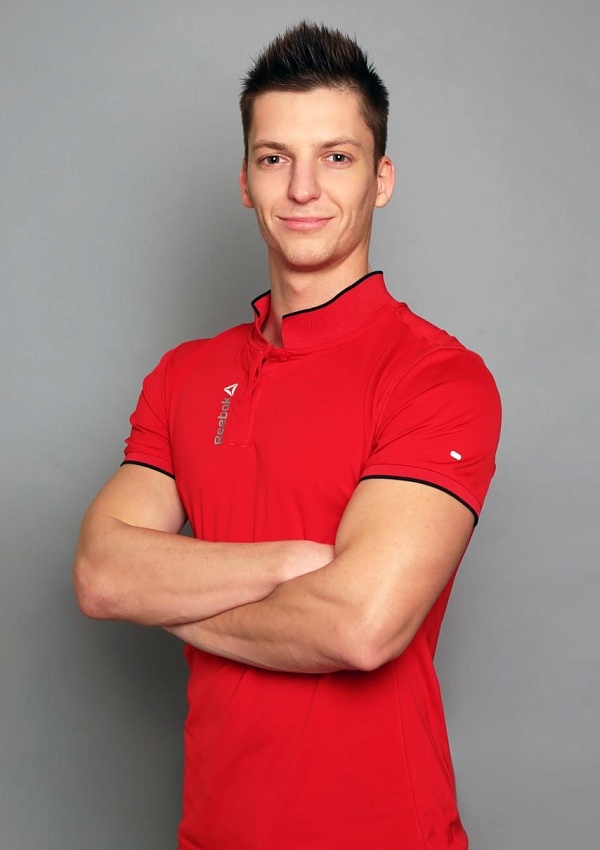 Антон Комаревцев